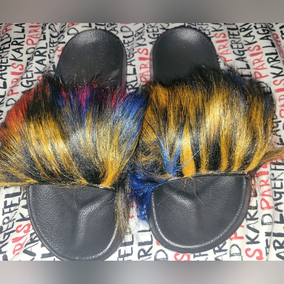 New valpeak multicolor furry slide shoes women's size 10 with comb - Picture 2 of 4